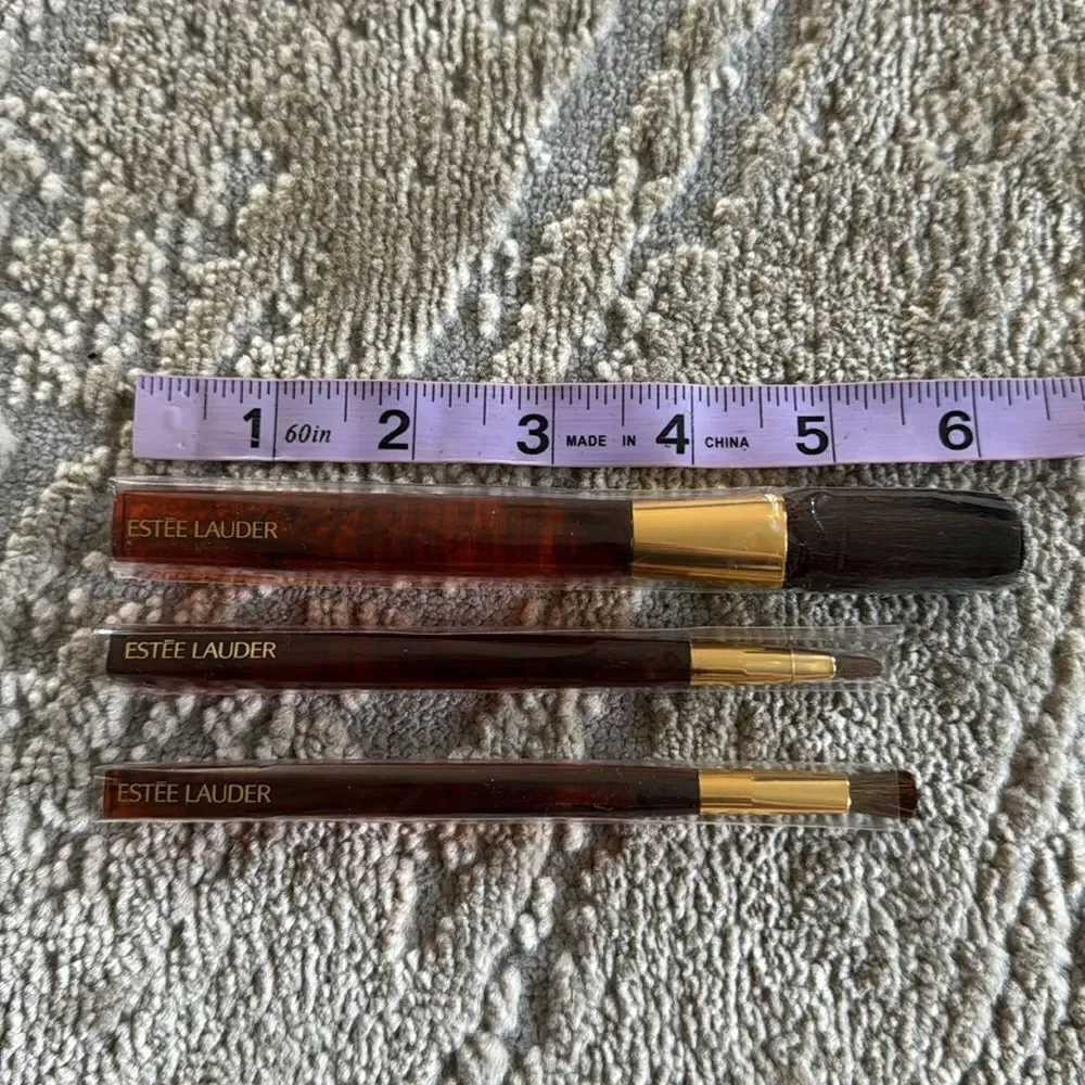 Set of 3. Estee Lauder Makeup Brushes. Blush, eyeshadow, eyeliner/eyebrow, lip
